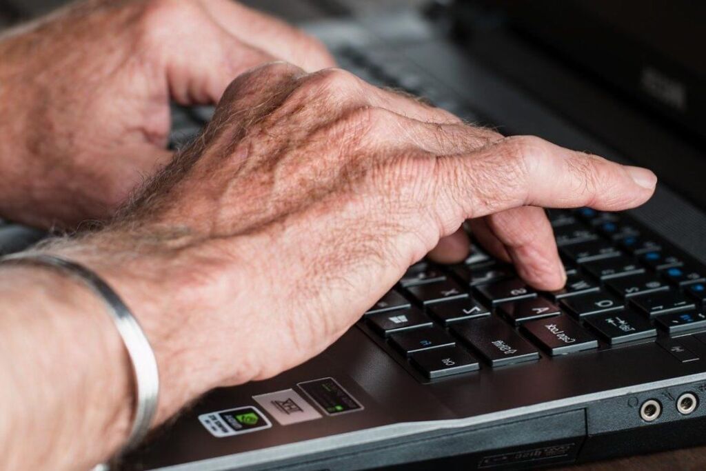 Faciliter la vie des séniors à l’heure du numérique