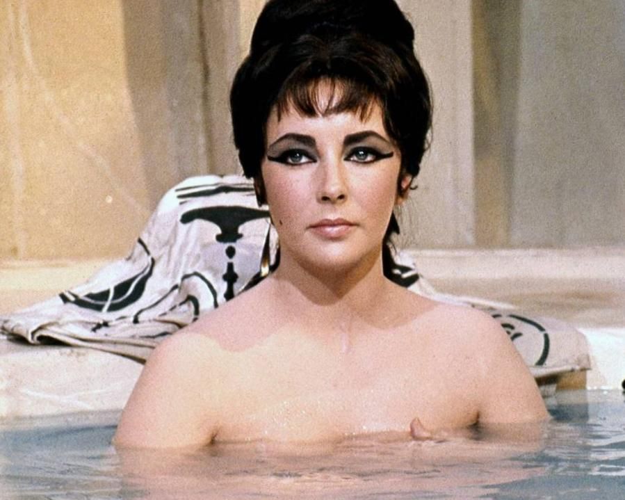 Michael Jackson a payé la majeure partie de la facture de 1,5 million de bucks pour le 8e mariage d’Elizabeth Taylor