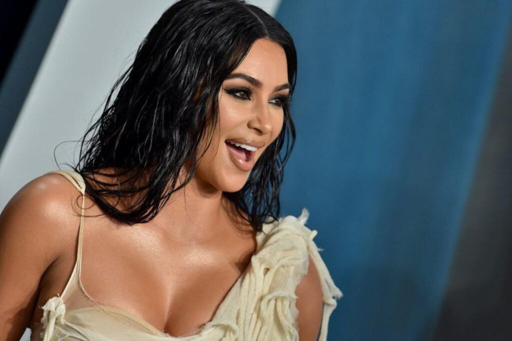 Quand Kim Kardashian est-il sorti avec Cristiano Ronaldo ? Quand Kim Kardashian est-il sorti avec Cristiano Ronaldo ?