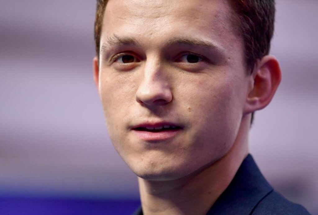 Tom Holland devient-il trop vieux pour jouer Peter Parker dans le MCU ? Tom Holland devient-il trop vieux pour jouer Peter Parker dans le MCU ?