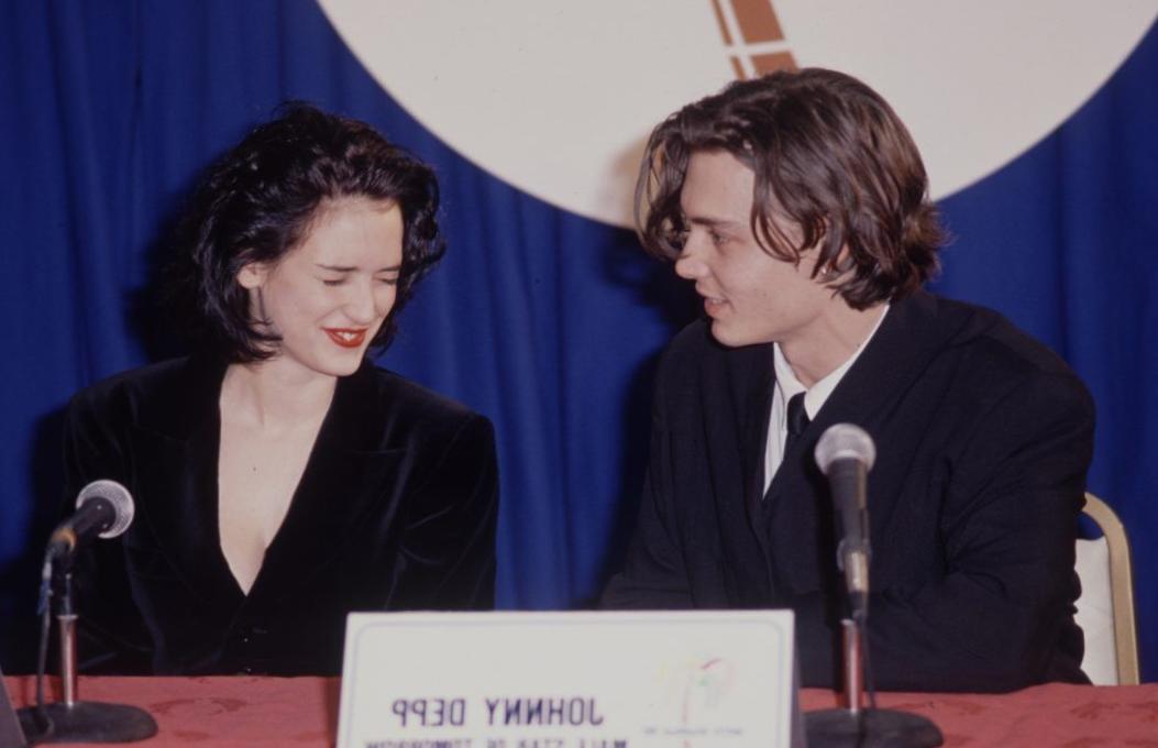 Que dit le tatouage de Johnny Depp dédié à Winona Ryder ? Que dit le tatouage de Johnny Depp dédié à Winona Ryder ?