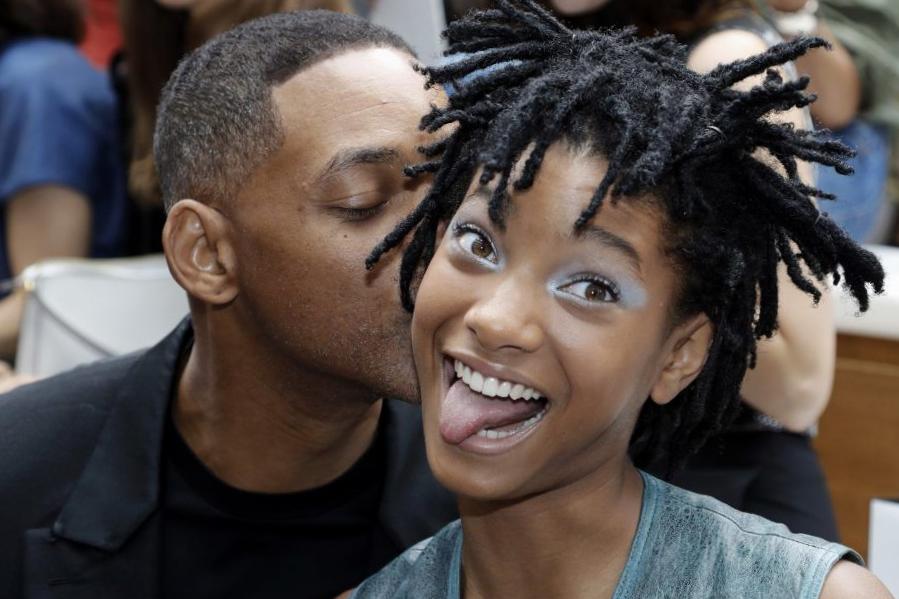 Will Smith a dit à sa fille adolescente Willow qu’il était bon de ne pas être courbé – « Les gars regarderont votre cerveau plus »