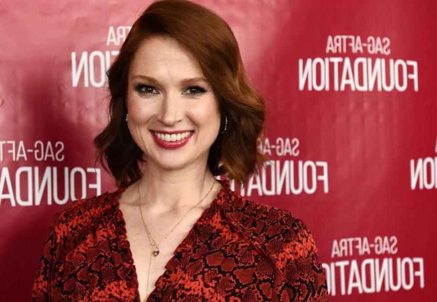 La star de « The Place of work » Ellie Kemper sur ce que c’était que d’avoir Jon Hamm en tant que professeur de lycée La star de « The Place of work » Ellie Kemper sur ce que c’était que d’avoir Jon Hamm en tant que professeur de lycée