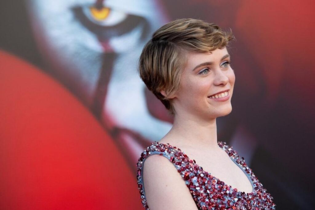 Pourquoi Beverly se coupe-t-elle les cheveux dans le movie ? Pourquoi Beverly se coupe-t-elle les cheveux dans le movie ?