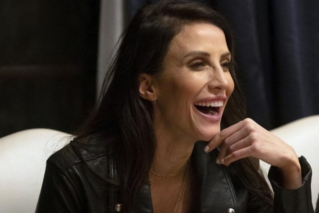 Kelly Henderson dit que Kristin Cavallari a concocté leur chute pour un scénario Kelly Henderson dit que Kristin Cavallari a concocté leur chute pour un scénario