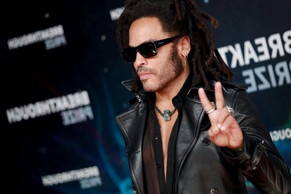 Où Lenny Kravitz a-t-il obtenu son écharpe digne d’un souvenir ?