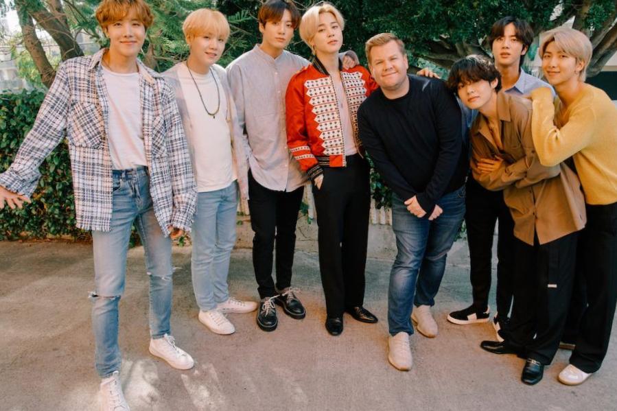 Pourquoi les admirers de BTS ont surnommé Jimin ‘Mochi’ (et James Corden l’a surnommé ‘Baby Mochi’) Pourquoi les admirers de BTS ont surnommé Jimin ‘Mochi’ (et James Corden l’a surnommé ‘Baby Mochi’)