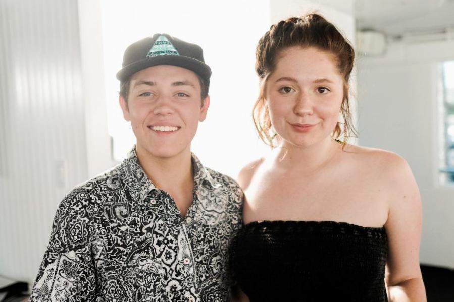 Ethan Cutkosky (Carl) n’a pas été autorisé à regarder l’émission bien qu’il y ait joué Ethan Cutkosky (Carl) n’a pas été autorisé à regarder l’émission bien qu’il y ait joué