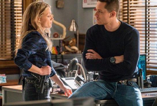 Récapitulatif de «Chicago PD» : Saison 8, épisode 3 – Upton / Halstead Récapitulatif de «Chicago PD» : Saison 8, épisode 3 – Upton / Halstead