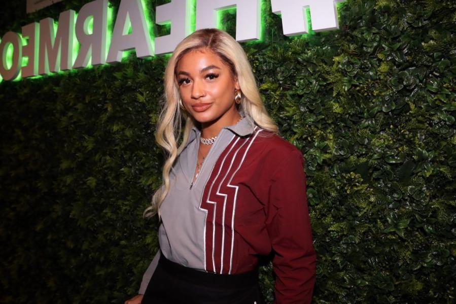 DaniLeigh dit qu’elle n’est pas « coloriste » ou « raciste » pour s’excuser à la suite de la réaction de « Yellow Bone »