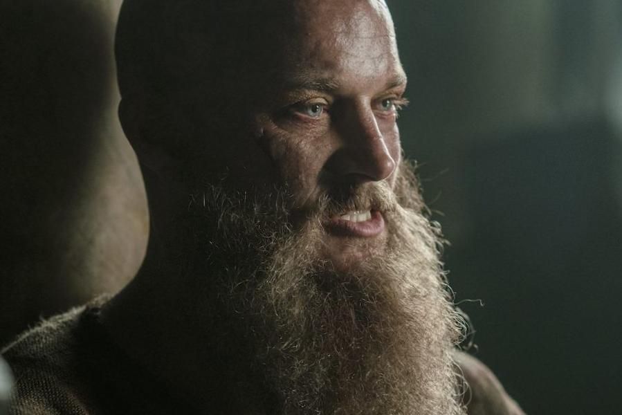 Le 1 objet sentimental que Ragnar Lothbrok donne à Alfred
