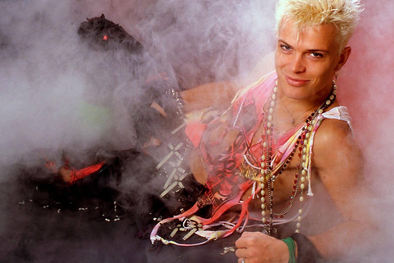 Écoutez le remix ensoleillé de Poolside de « Eyes Without a Face » de Billy Idol