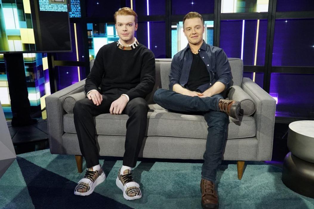 Steve Howey croit que la co-vedette Noel Fisher est « l’un des meilleurs acteurs d’Hollywood »
