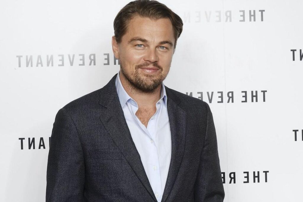 Leonardo DiCaprio a acheté une voiture à son père pour qu’il puisse être considéré comme « l’enfant parfait »
