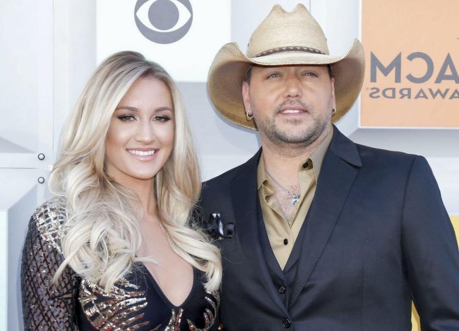 Quelle est la différence d’âge entre Jason Aldean et sa femme, Brittany Aldean ? Quelle est la différence d’âge entre Jason Aldean et sa femme, Brittany Aldean ?