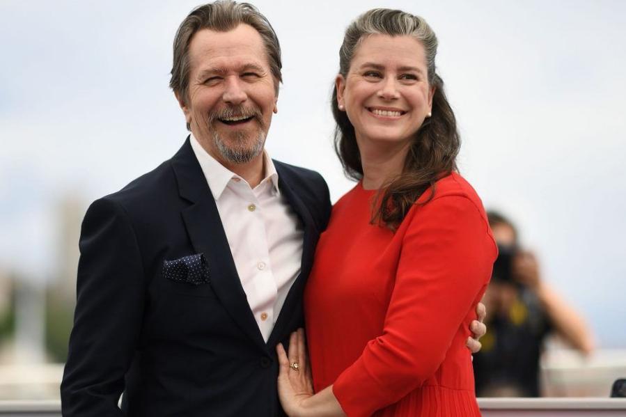 Qui est le conjoint de Gary Oldman en 2021 ? Combien de fois s’est-il marié ?