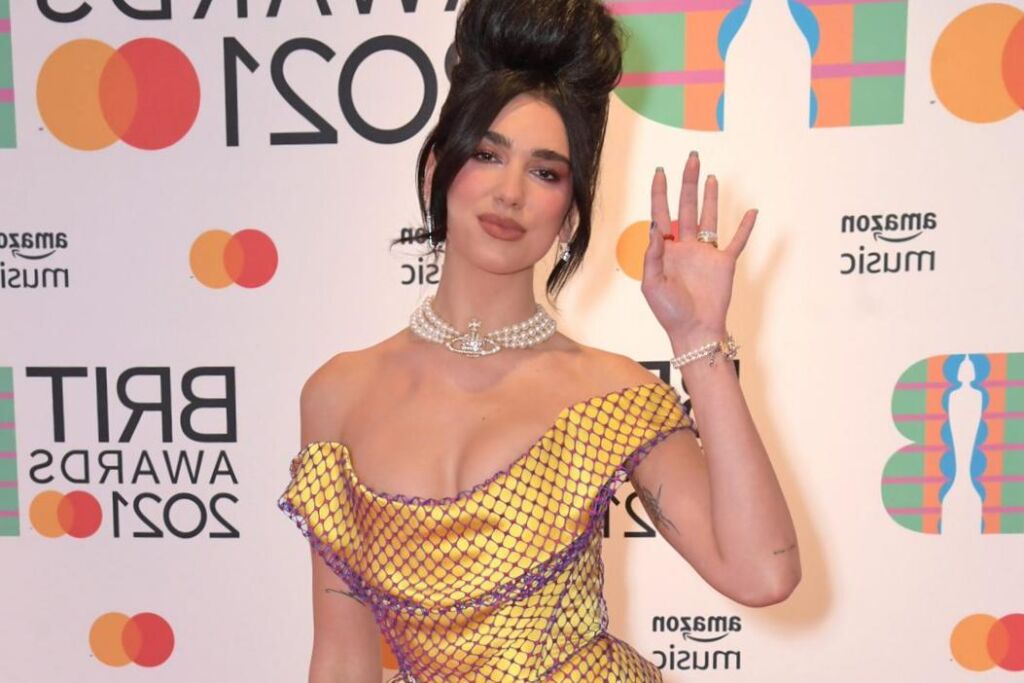 La chanteuse Dua Lipa est-elle célibataire et quelle est sa valeur nette ? La chanteuse Dua Lipa est-elle célibataire et quelle est sa valeur nette ?