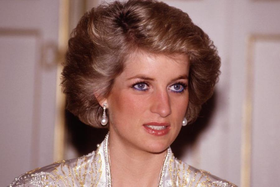 Le guérisseur psychique et spirituel de la princesse Diana en désaccord sur les prédictions concernant la durée du mariage du prince Harry et de Meghan Markle Le guérisseur psychique et spirituel de la princesse Diana en désaccord sur les prédictions concernant la durée du mariage du prince Harry et de Meghan Markle