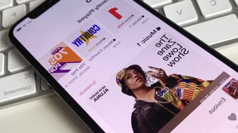 Le Parlement britannique demande des redevances de streaming 50/50 réparties entre les artistes et les maisons de disques Le Parlement britannique demande des redevances de streaming 50/50 réparties entre les artistes et les maisons de disques