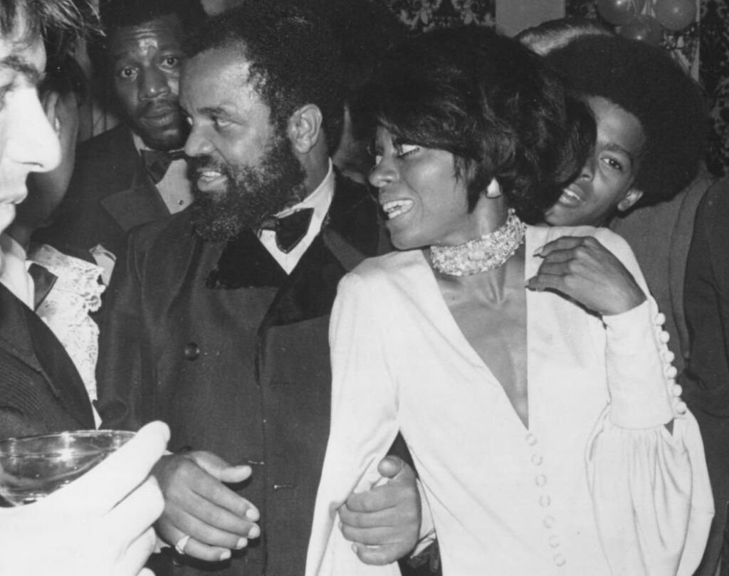 Diana Ross a rencontré 1 de ses maris tout en recevant un cadeau pour son ancien petit ami, Berry Gordy Diana Ross a rencontré 1 de ses maris tout en recevant un cadeau pour son ancien petit ami, Berry Gordy