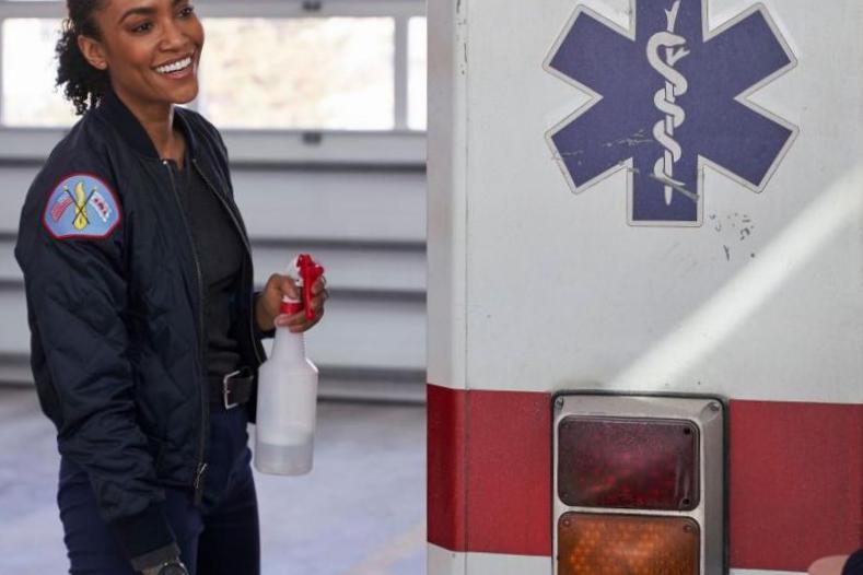 Qui est l’actrice de «Chicago Fire» Annie Ilonzeh ?