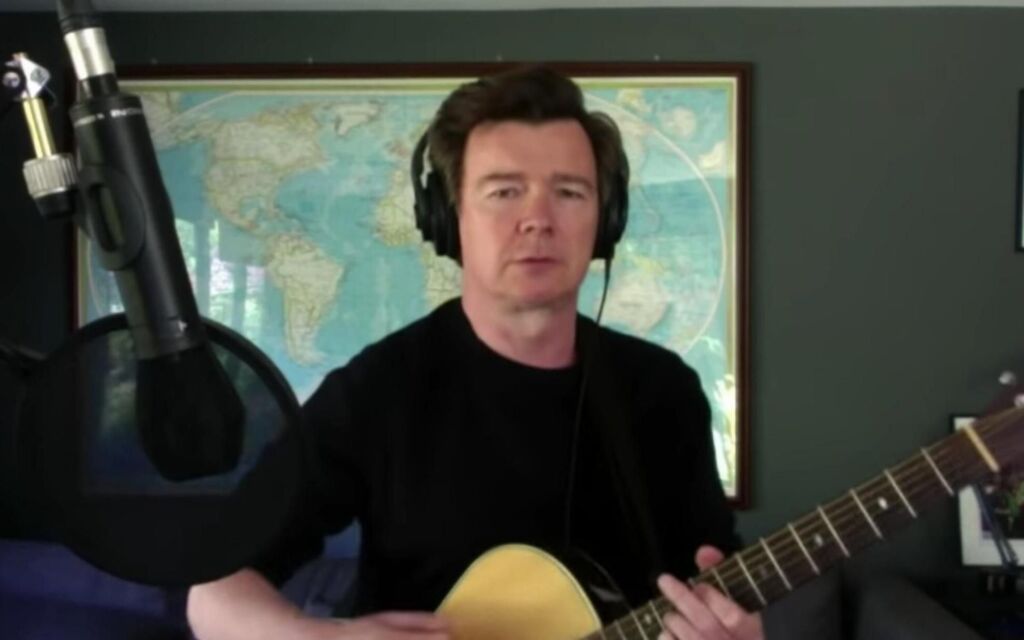 Regardez Rick Astley couvrir Foo Fighters » Everlong » Regardez Rick Astley couvrir Foo Fighters » Everlong »