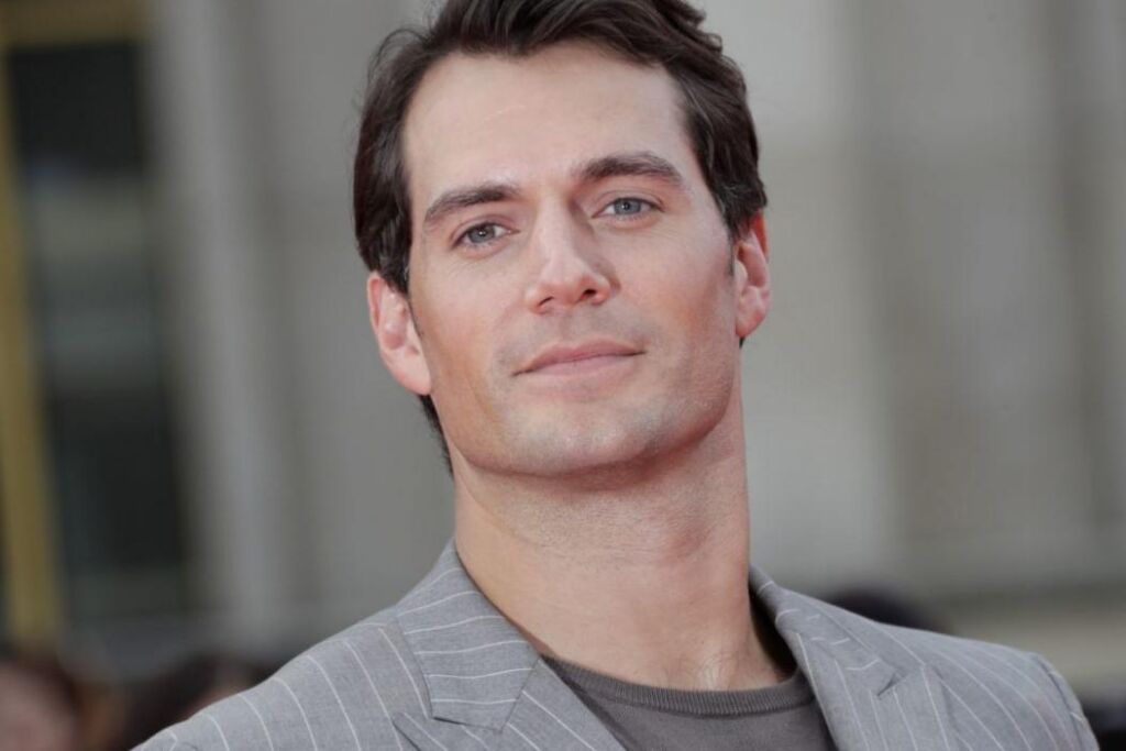 Henry Cavill n’était « pas à l’aise » de filmer des scènes de sexe pour « The Tudors »
