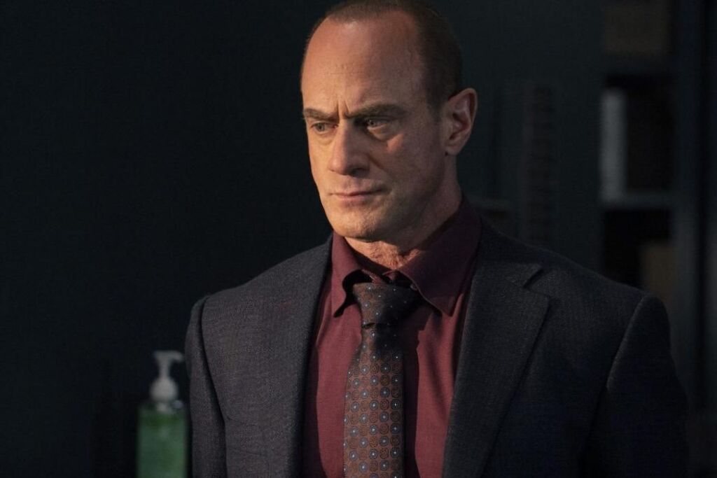 Christopher Meloni ‘craignait’ d’aller à l’église tellement qu’il a dit que c’était ‘proche de la mort’