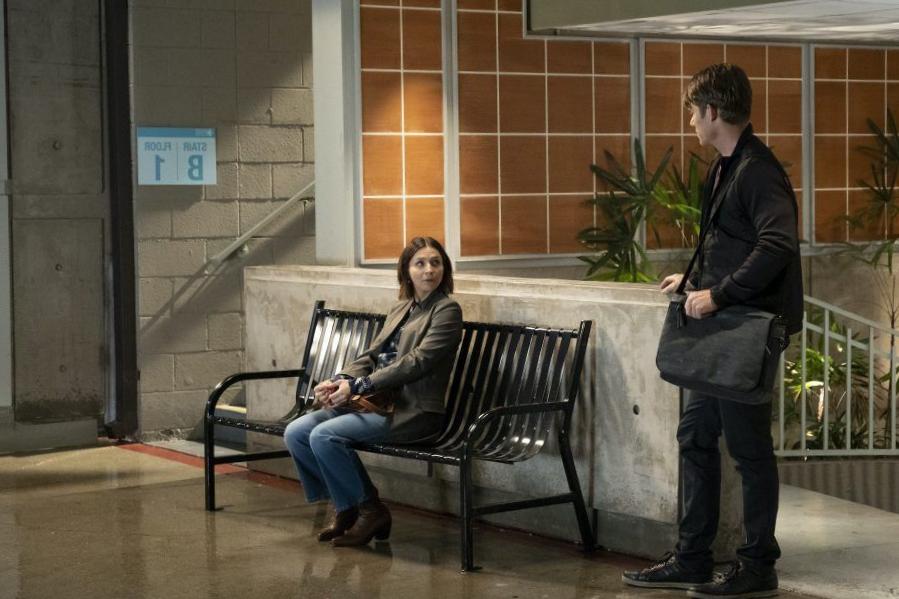 Les supporters de « Grey’s Anatomy » ne pensent toujours pas qu’Amelia a mérité son titre de poste de fantaisie Les supporters de « Grey’s Anatomy » ne pensent toujours pas qu’Amelia a mérité son titre de poste de fantaisie