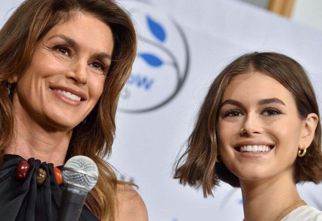 Kaia Gerber parle d’une audition « inconfortable » pour « American Horror Stories » avec maman Cindy Crawford