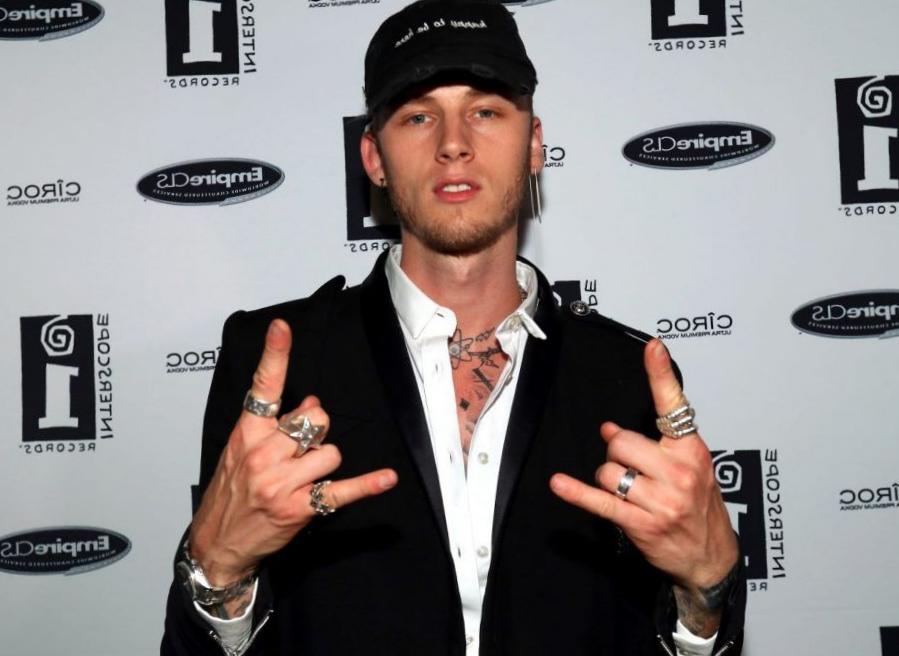 Device Gun Kelly est-elle religieuse ? Eminem l’a appelé un « adorateur du diable », mais les mother and father de MGK étaient des missionnaires Device Gun Kelly est-elle religieuse ? Eminem l’a appelé un « adorateur du diable », mais les mother and father de MGK étaient des missionnaires