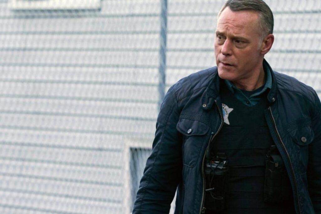 Hank Voight renforce la confiance avec quelqu’un qu’il ne devrait pas dans l’épisode 7 Hank Voight renforce la confiance avec quelqu’un qu’il ne devrait pas dans l’épisode 7