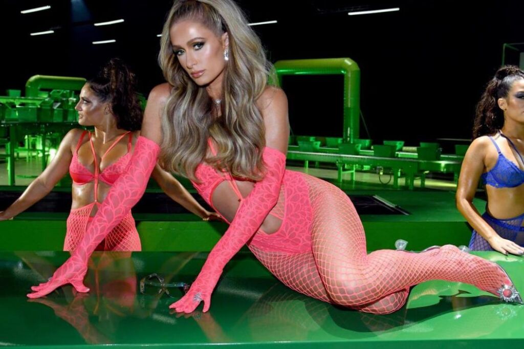 Paris Hilton a eu 1 chanson à succès et cela a déclenché un procès
