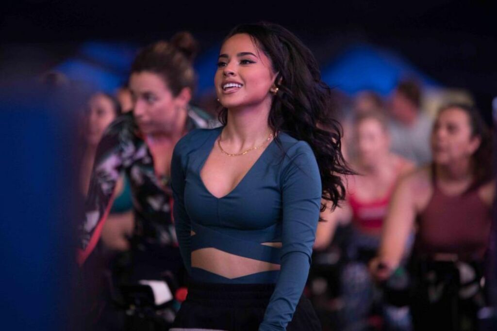 Becky G parle de health and fitness et de mouvement en immediate par Michelob Ultra Becky G parle de health and fitness et de mouvement en immediate par Michelob Ultra