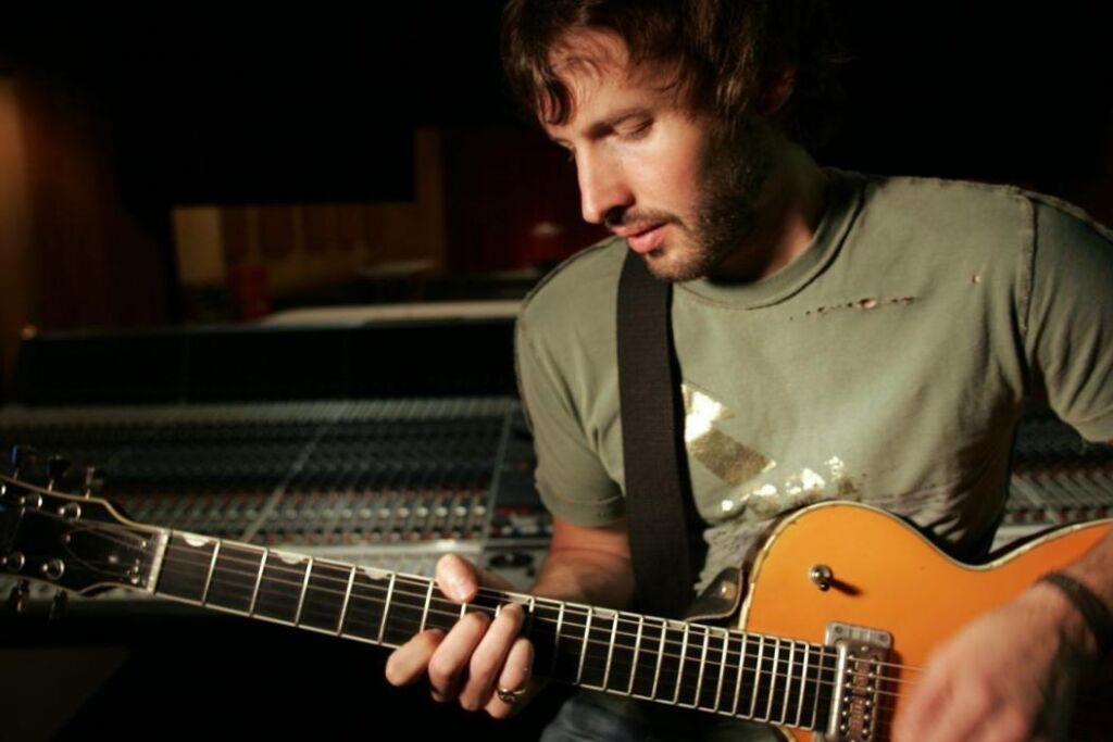 James Blunt a dit que ‘You’re Beautiful’ est une chanson ‘effrayante’ basée sur une histoire vraie James Blunt a dit que ‘You’re Beautiful’ est une chanson ‘effrayante’ basée sur une histoire vraie