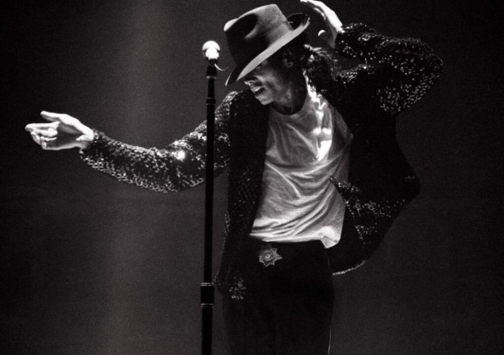 Michael Jackson a qualifié cet album de « aussi bon ou meilleur que » « Thriller » Michael Jackson a qualifié cet album de « aussi bon ou meilleur que » « Thriller »