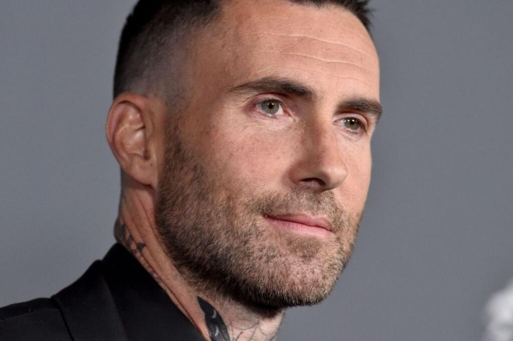 Adam Levine met les pendules à l’heure à propos de son nouveau tatouage facial Adam Levine met les pendules à l’heure à propos de son nouveau tatouage facial