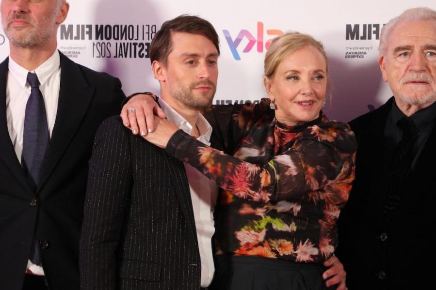 Quelle est la différence d’âge entre Kieran Culkin de Roman Roy et J. Smith-Cameron de Gerri Kellman dans la vraie vie ? Quelle est la différence d’âge entre Kieran Culkin de Roman Roy et J. Smith-Cameron de Gerri Kellman dans la vraie vie ?