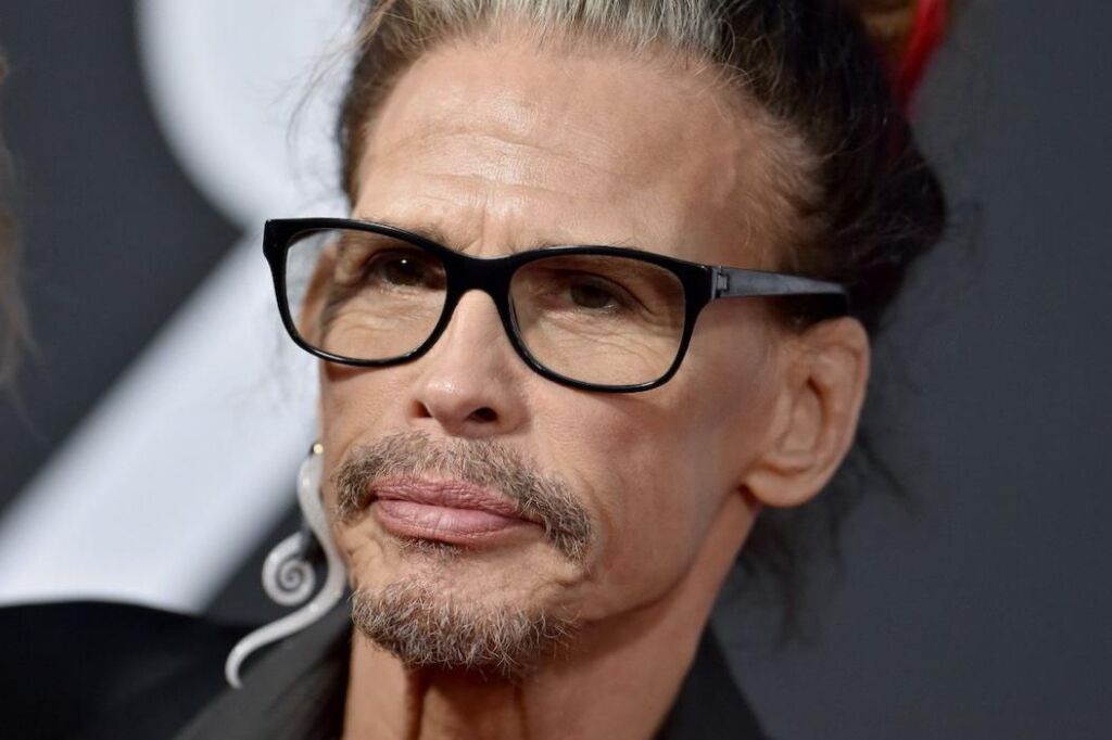 Steven Tyler a déjà pris la tutelle légale d’un adolescent qui est devenu son fiancé Steven Tyler a déjà pris la tutelle légale d’un adolescent qui est devenu son fiancé