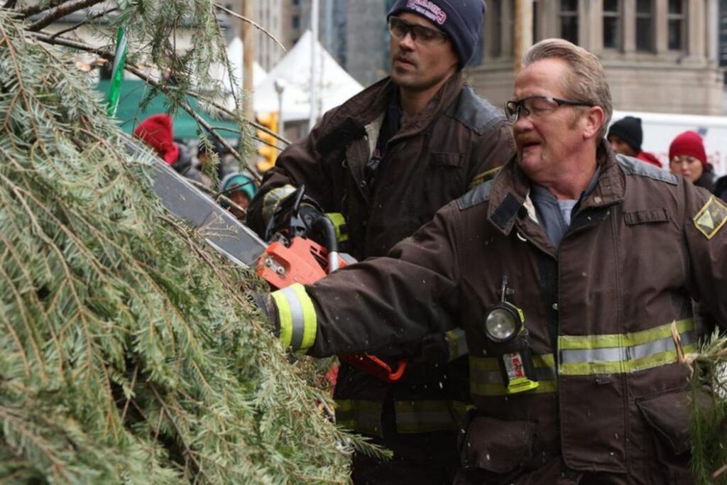 Les acteurs de ‘Chicago P. D. ’, ‘Chicago Med’ et ‘Chicago Fire’ ont une shock de vacances que les admirers peuvent télécharger maintenant Les acteurs de ‘Chicago P. D. ’, ‘Chicago Med’ et ‘Chicago Fire’ ont une shock de vacances que les admirers peuvent télécharger maintenant