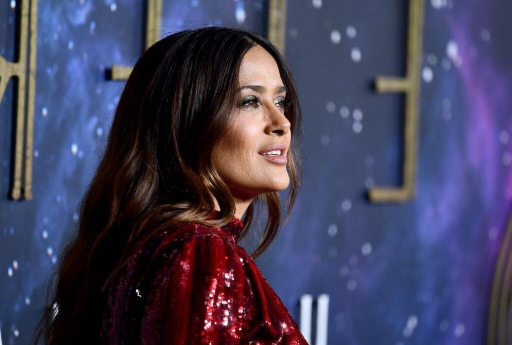 La star de « Eternals » Salma Hayek a décrit avec émotion comment le movie crée une « nouvelle ère » pour les « femmes d’âge moyen »