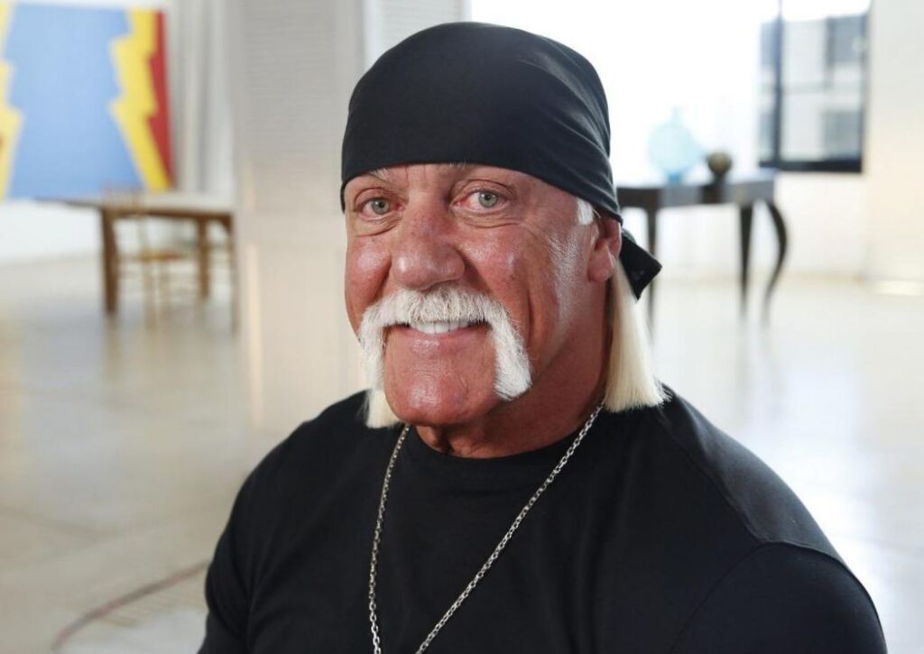Hulk Hogan a affirmé que Betty White et Sidney Poitier sont morts du vaccin COVID Hulk Hogan a affirmé que Betty White et Sidney Poitier sont morts du vaccin COVID