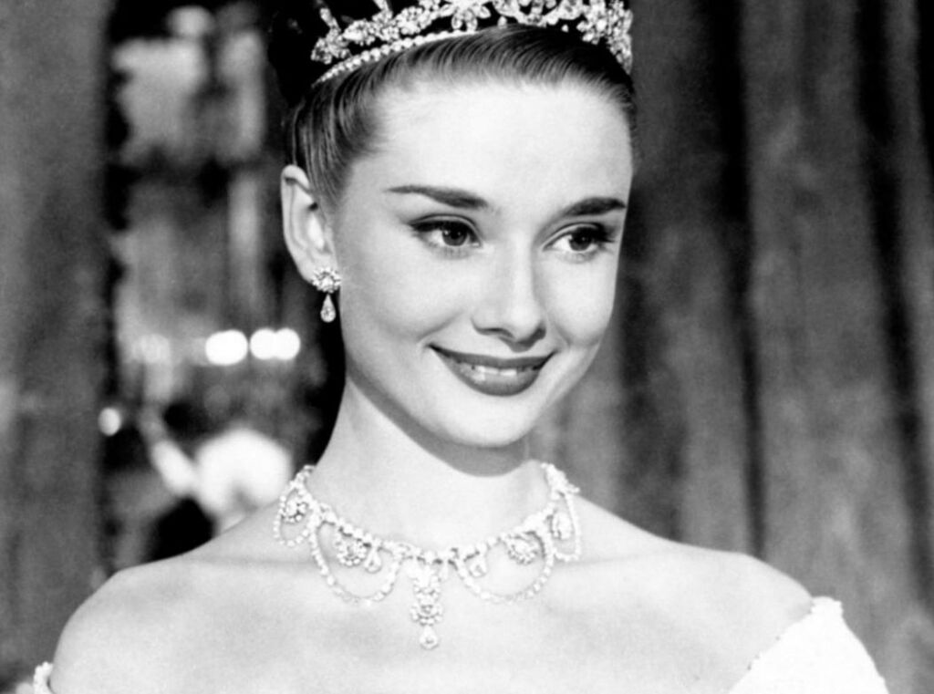 Le premier objectif de carrière d’Audrey Hepburn s’est effondré en raison de l’invasion allemande Le premier objectif de carrière d’Audrey Hepburn s’est effondré en raison de l’invasion allemande