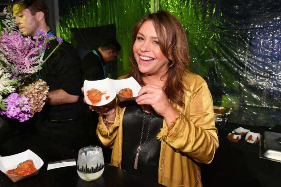 Ces 3 recettes de plats principaux de Rachael Ray mettant en vedette des crevettes répondent à la concern, « Qu’est-ce qu’il y a pour le dîner ? »