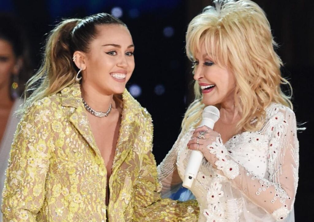 Dolly Parton a dit qu’elle n’aurait jamais pu réussir ce que Miley Cyrus a Dolly Parton a dit qu’elle n’aurait jamais pu réussir ce que Miley Cyrus a