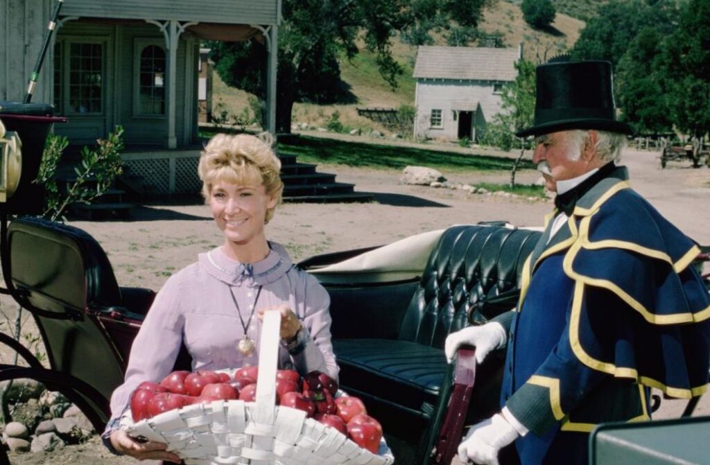Ce que Charlotte Stewart a découvert à propos de Katherine MacGregor lors d’un street trip Ce que Charlotte Stewart a découvert à propos de Katherine MacGregor lors d’un street trip
