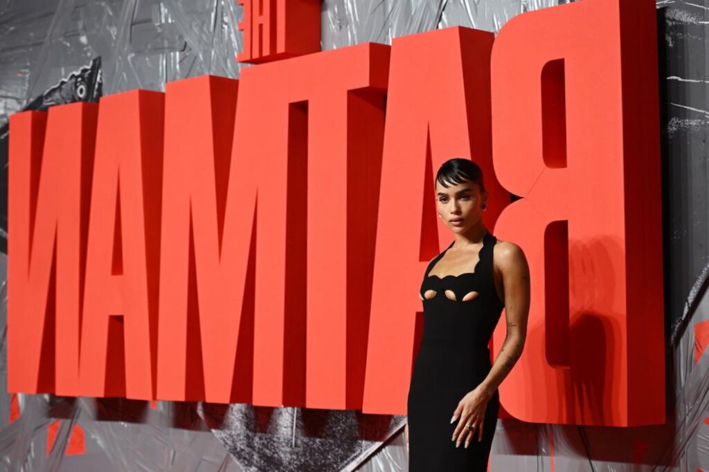 Zoë Kravitz parle de s’adapter au tristement célèbre costume de Catwoman après avoir lutté contre les troubles de l’alimentation Zoë Kravitz parle de s’adapter au tristement célèbre costume de Catwoman après avoir lutté contre les troubles de l’alimentation