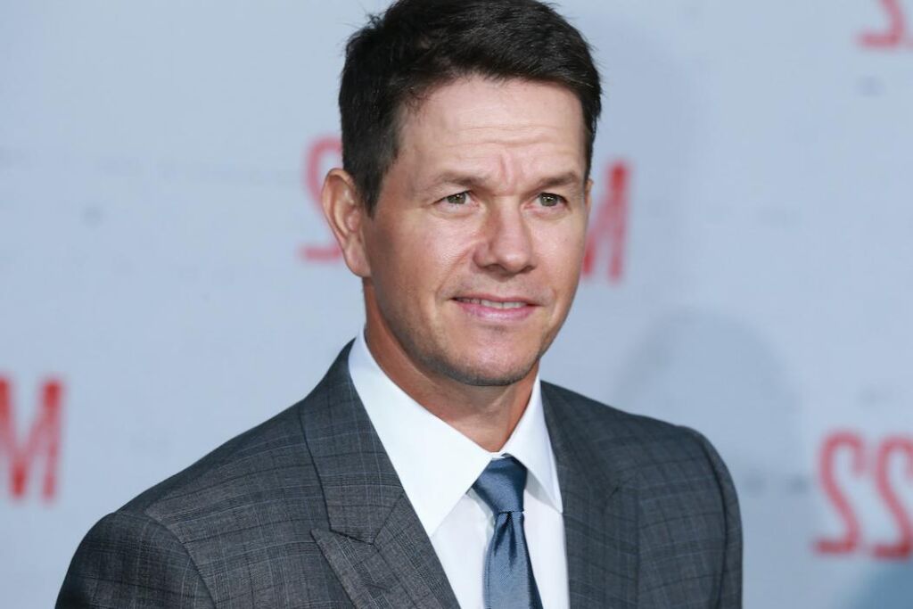 Mark Wahlberg a déclaré que Tati Gabrielle l’avait étouffé « trop ​​serré » dans la scène de combat « Uncharted »