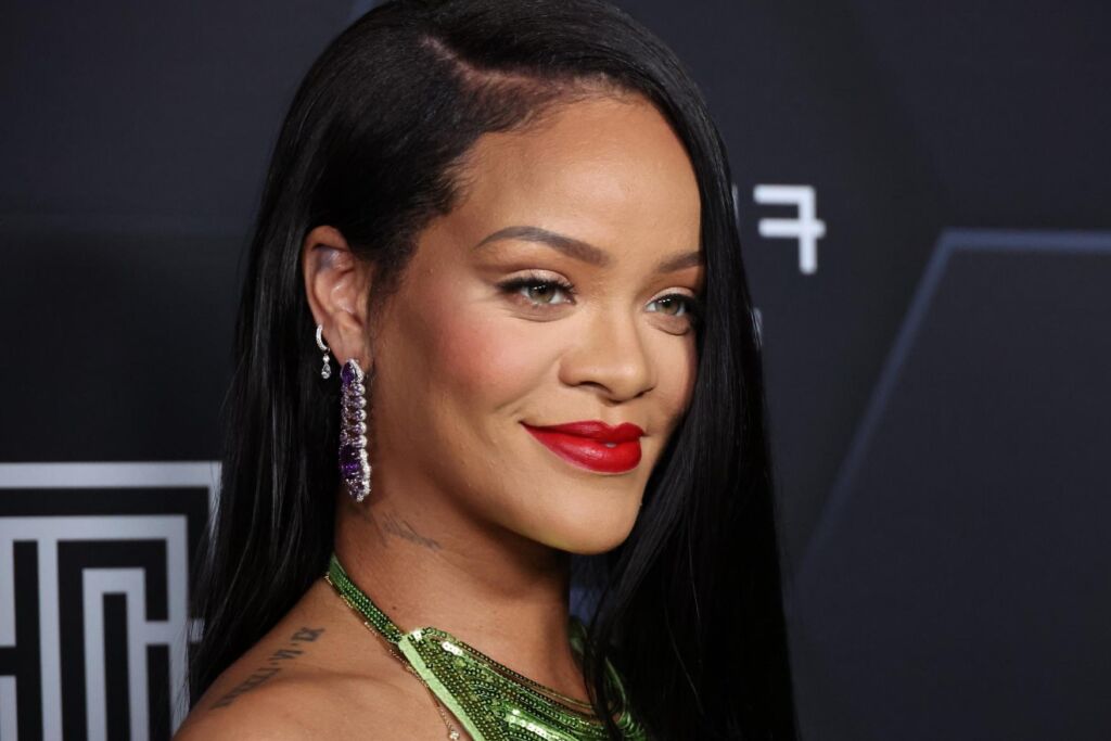 Le hit » Umbrella » de Rihanna en 2008 était si emblématique qu’elle a dû interdire les parapluies de ses spectacles Le hit » Umbrella » de Rihanna en 2008 était si emblématique qu’elle a dû interdire les parapluies de ses spectacles