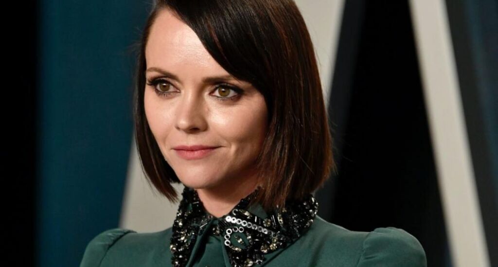 Christina Ricci revient mais pas dans son rôle d’origine dans la famille Addams Christina Ricci revient mais pas dans son rôle d’origine dans la famille Addams